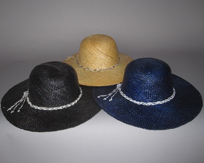 Wide Brim Straw Hat with Contrast Bow